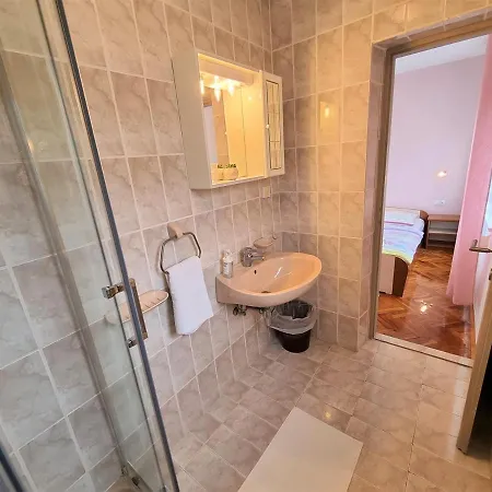 House Kastelan Guest house Banjol